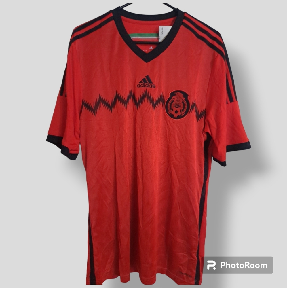 NWT Mens team Adidas Soccer Jersey NWT